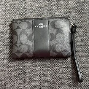 Coach Signature Black Wristlet